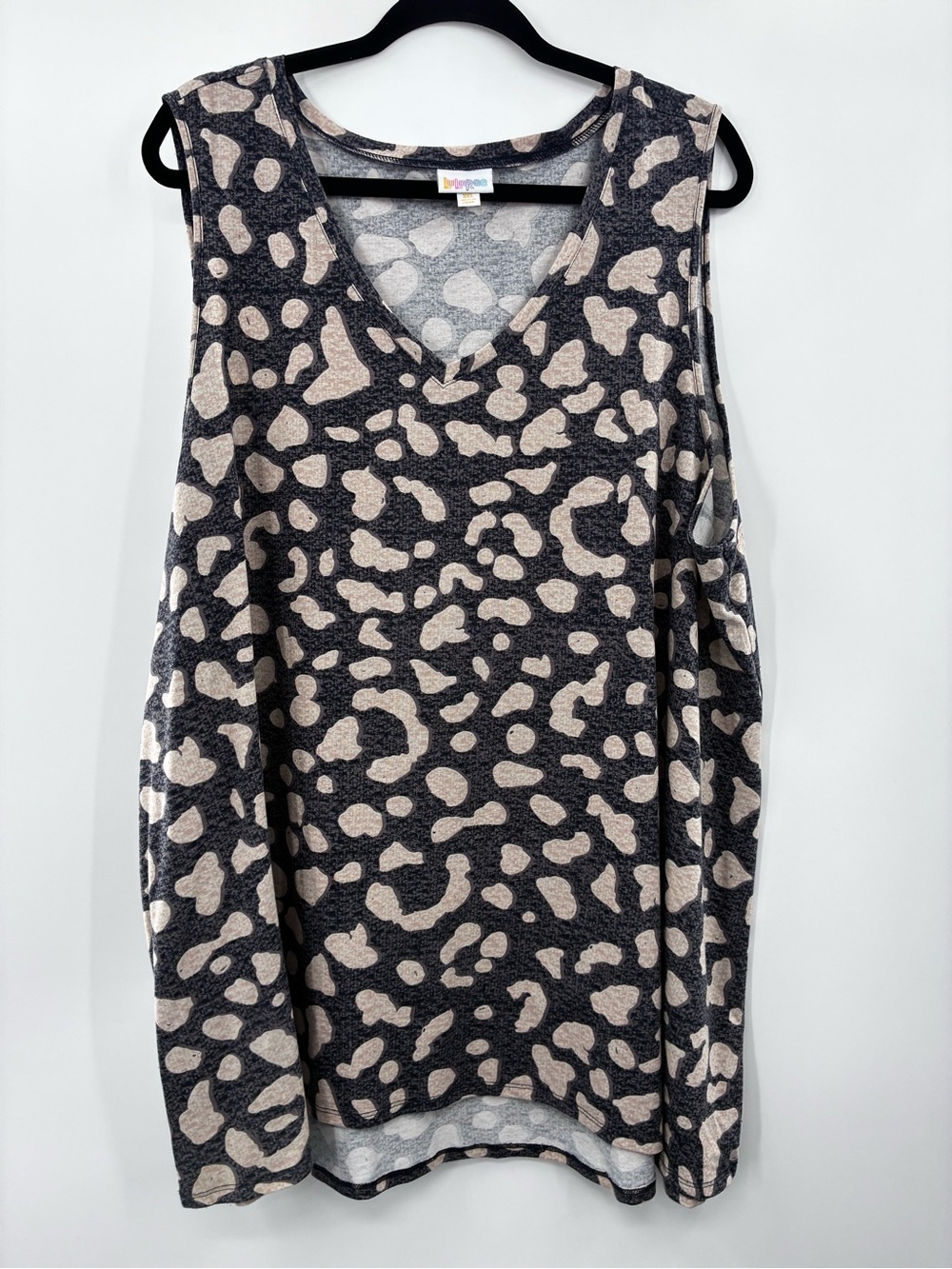 LuLaRoe Beige Leopard Print V-Neck Tank Top on Charcoal size 3X